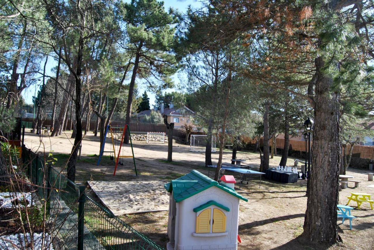 Complejo Casas Rurales Mansiones Y Villas Deluxe Collado Mediano Exterior photo