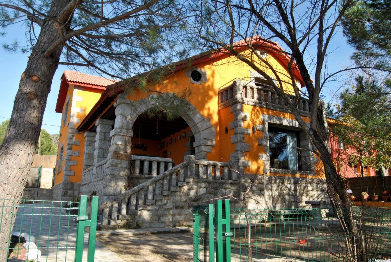 Complejo Casas Rurales Mansiones Y Villas Deluxe Collado Mediano Exterior photo